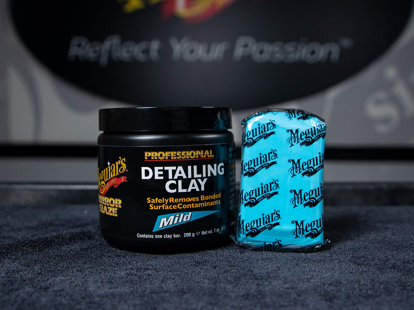 Meguiar's G10240 Smooth Surface XL Clay Kit - Includes 240 Grams of Clay Bars, Quik Detailer Spray Bottle and Microfiber Towel